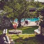 Boutique San Rocco Отель Бртонигла